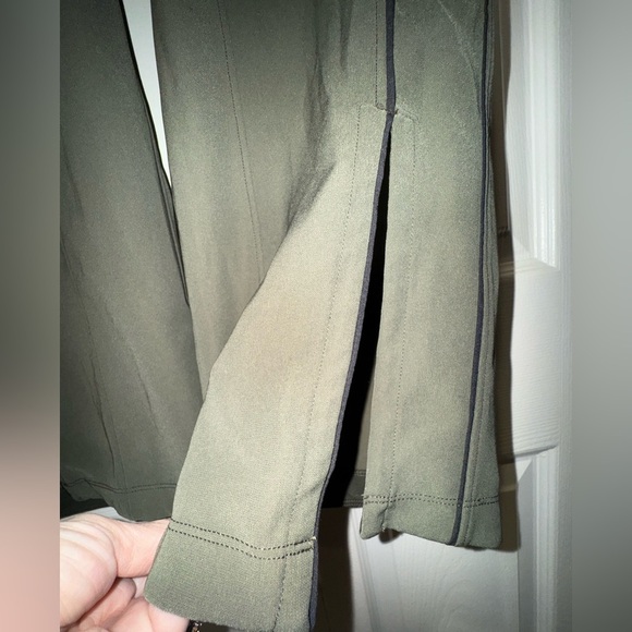 Lululemon On the Right olive Track Pant. Size 4.  VGUC - Picture 5 of 13